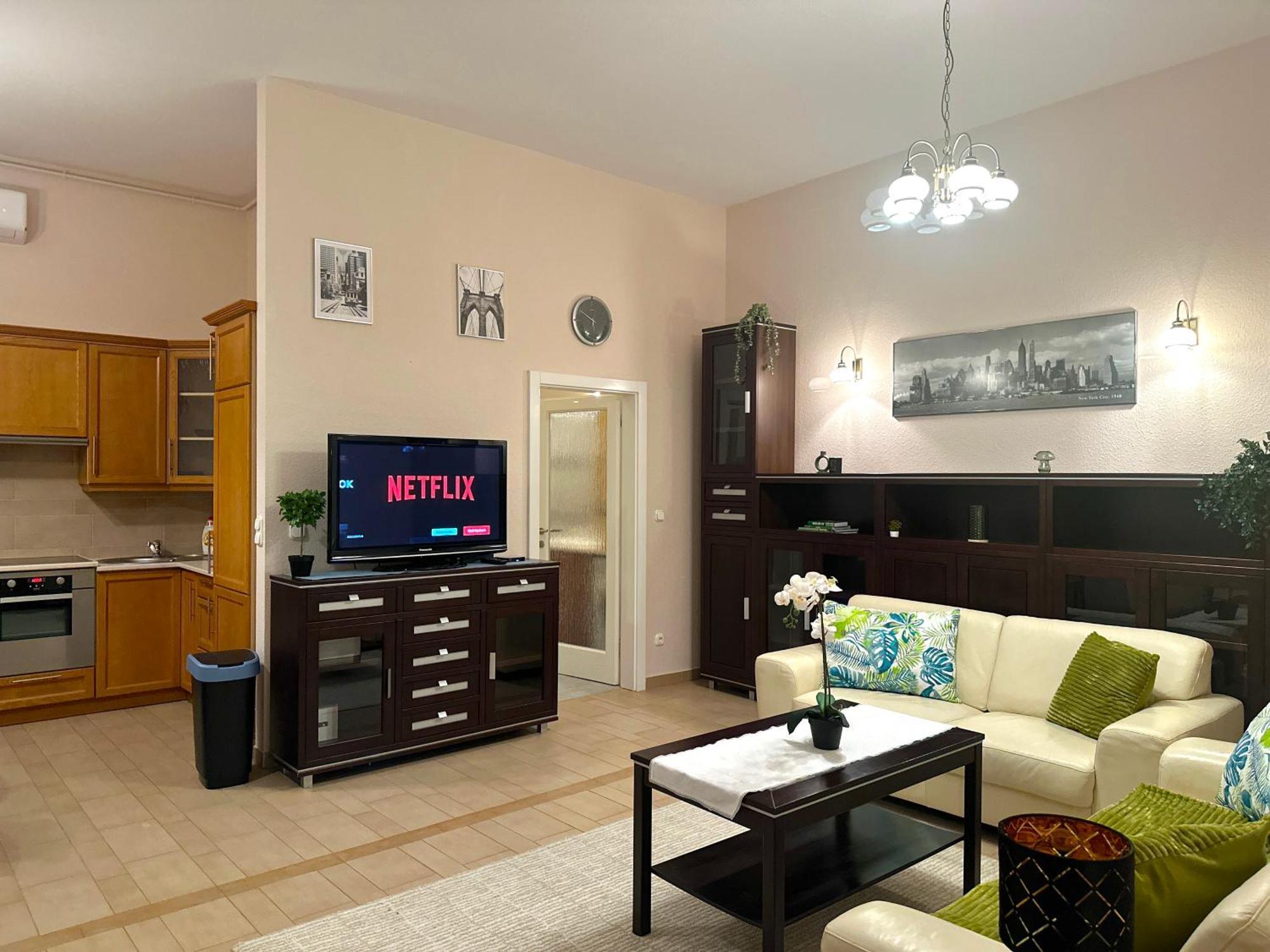 Heart Of The Cozy Corner With Free Parking & Ac Будапешт