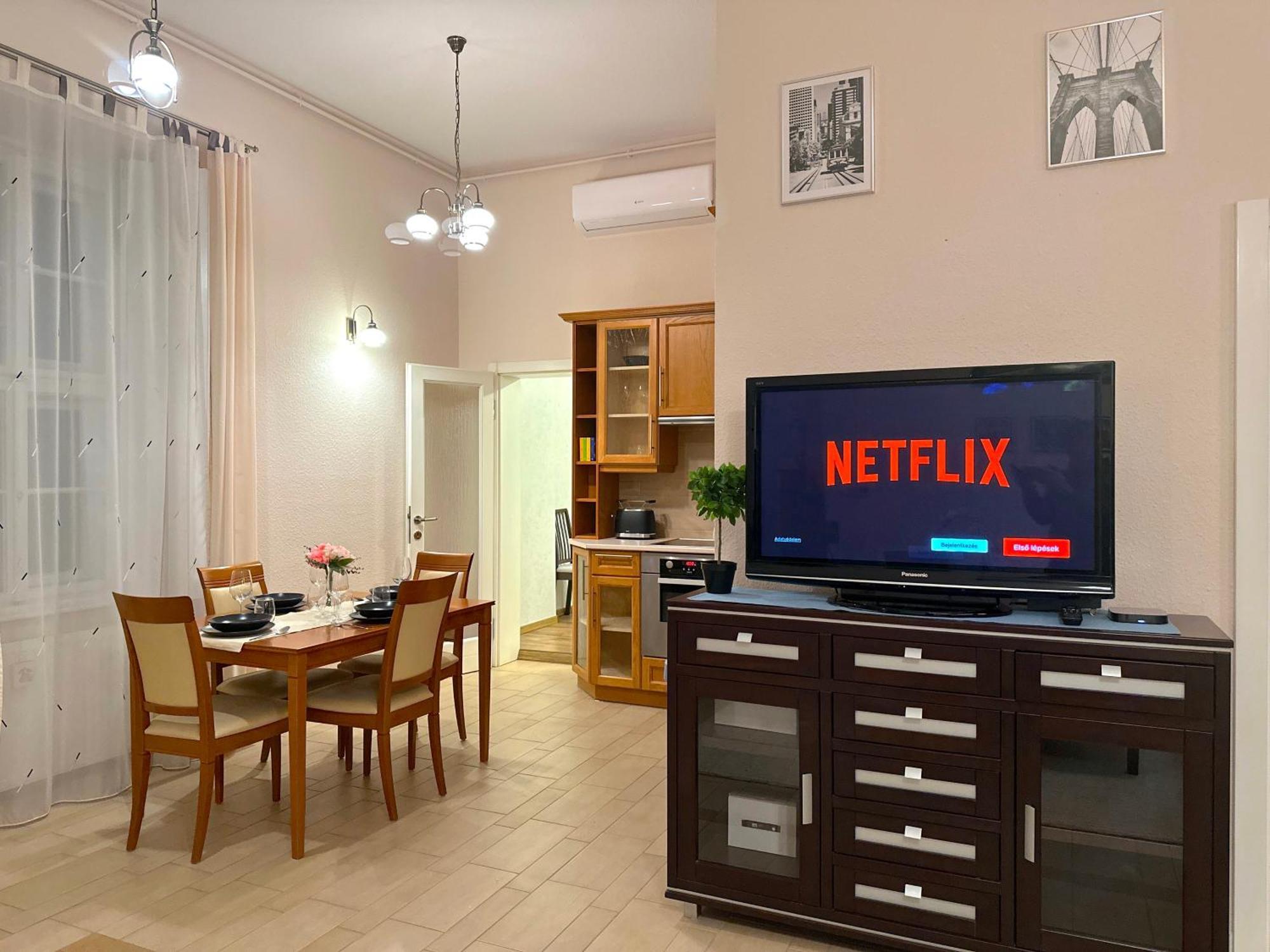 Heart Of The Cozy Corner With Free Parking & Ac Будапешт